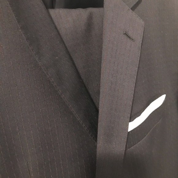 Hugo Boss 2-piece tailored suit - Picture 2 of 4